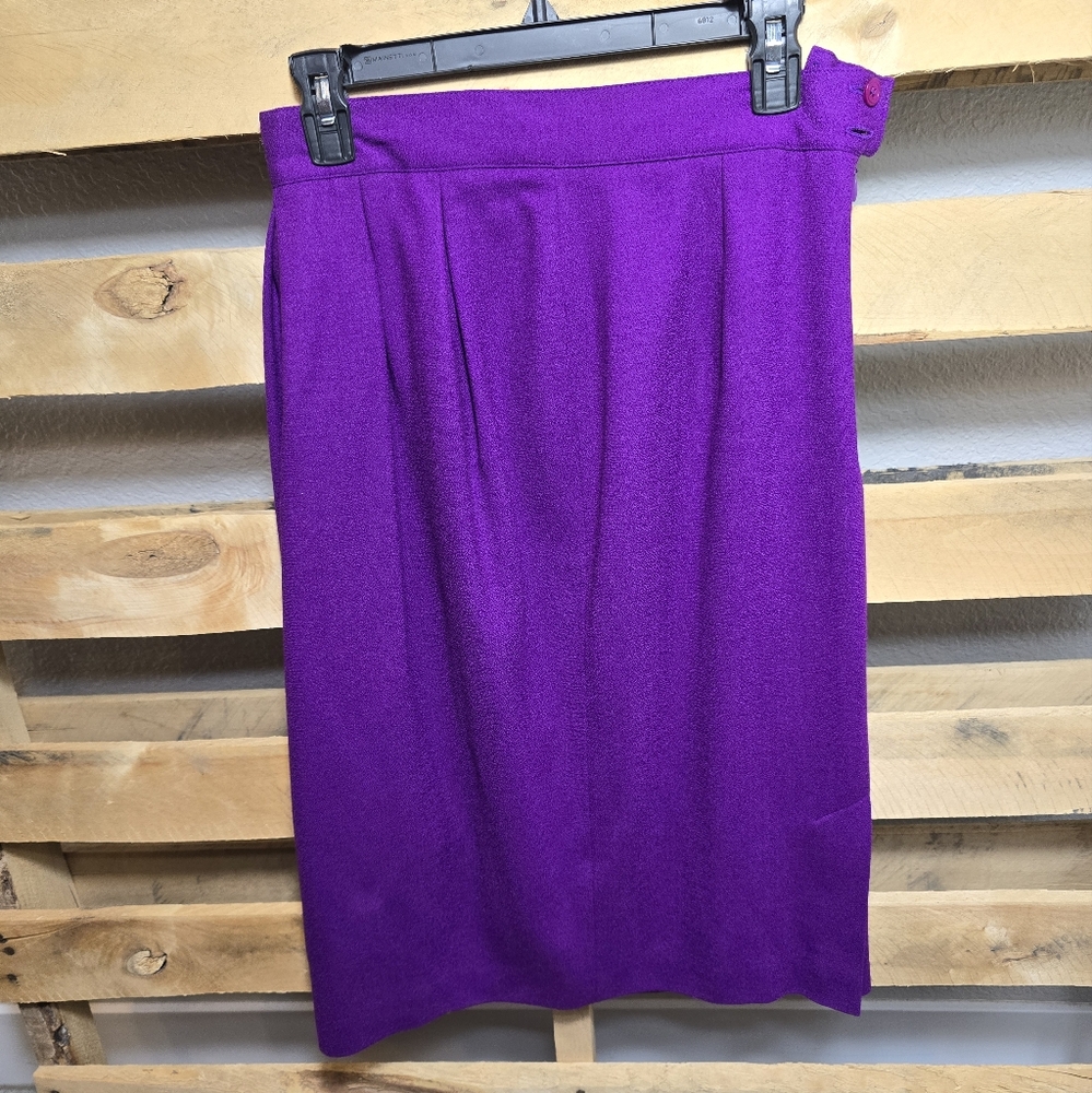 Jones New York pencil skirt Petite Size 10 Color: Purple